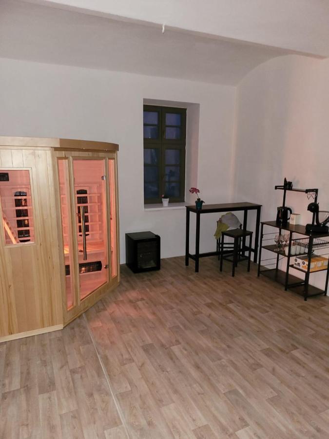 Chateau Moravany - Apartmany, Teepee A Wellness Ronow an der Doubrava Eksteriør billede