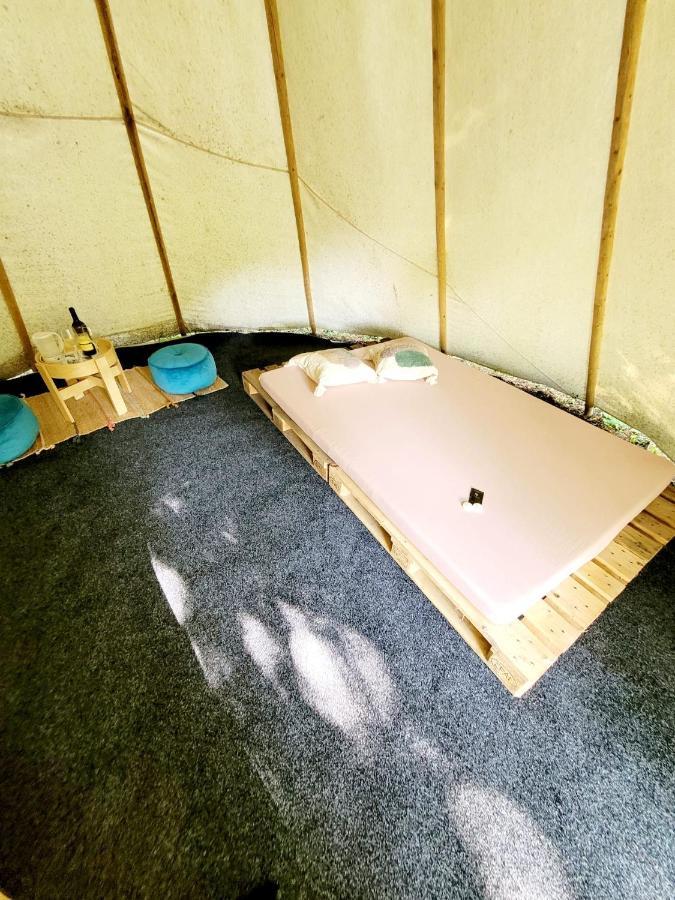 Chateau Moravany - Apartmany, Teepee A Wellness Ronow an der Doubrava Eksteriør billede