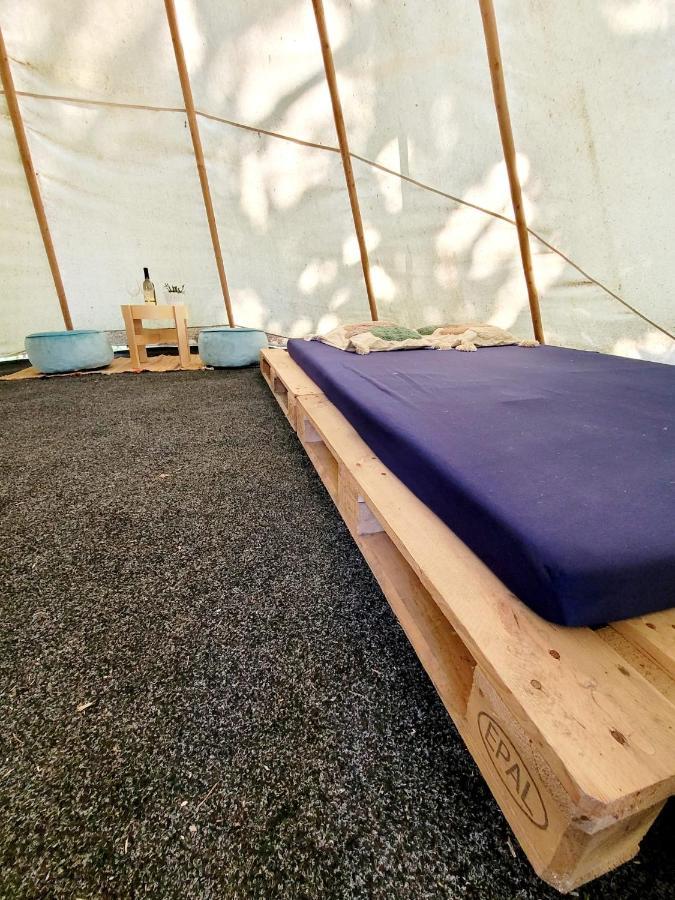 Chateau Moravany - Apartmany, Teepee A Wellness Ronow an der Doubrava Eksteriør billede