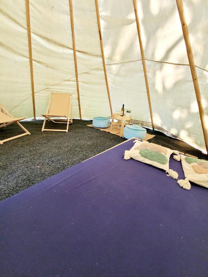 Chateau Moravany - Apartmany, Teepee A Wellness Ronow an der Doubrava Eksteriør billede